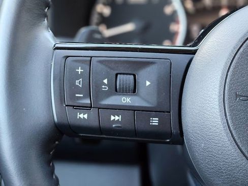 Used 2025 Nissan Pathfinder SL image 17