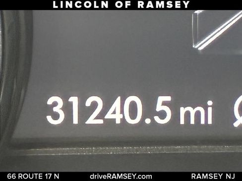 Used 2022 Lincoln Corsair AWD w/ Equipment Group 101A image 16