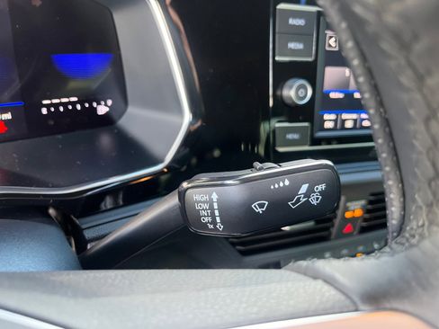 Used 2024 Volkswagen Jetta Sport image 11