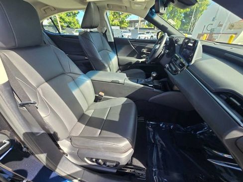 Certified 2024 Lexus ES 350 w/ Accessory Package (Z1) FWD image 10