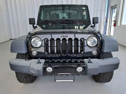 Used 2018 Jeep Wrangler Sport AWD/4WD image 3