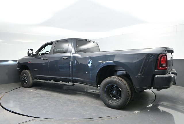 New 2027 RAM 3500 Big Horn AWD/4WD image 7