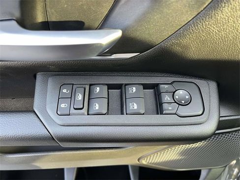 New 2026 RAM 1500 4x4 Crew Cab image 12