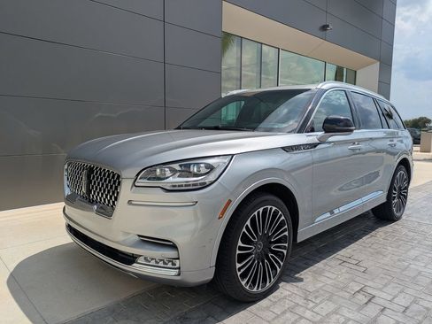 Certified 2024 Lincoln Aviator Black Label w/ Dynamic Handling Package AWD/4WD image 10