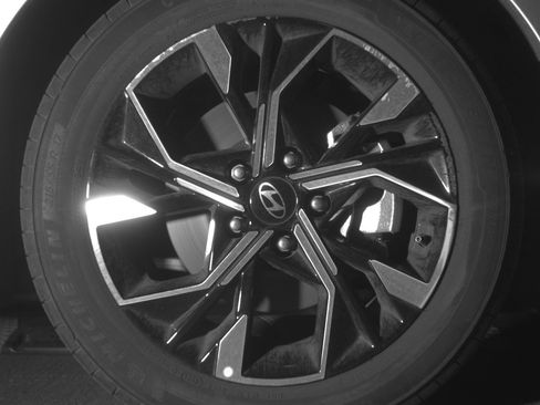 Used 2025 Hyundai Sonata SEL FWD image 13