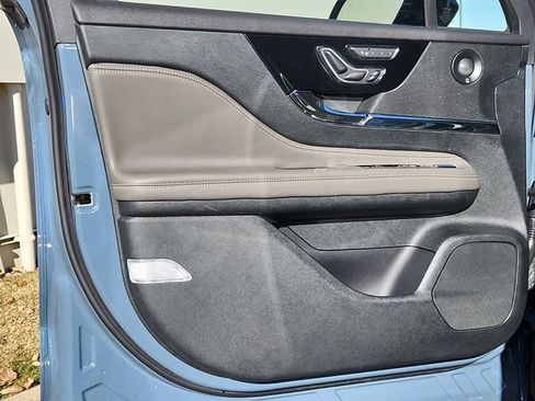 New 2025 Lincoln Corsair Reserve w/ Equipment Group 202A image 7