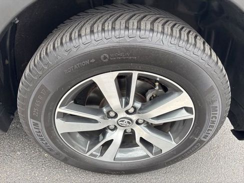 Used 2016 Toyota RAV4 XLE AWD/4WD image 13