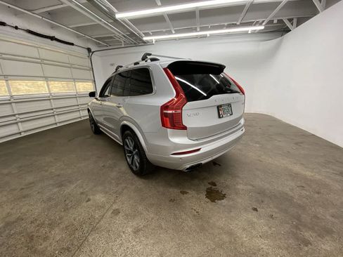 Used 2018 Volvo XC90 T6 Momentum w/ Convenience Package image 4