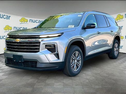 New 2026 Chevrolet Traverse LT w/ LPO, Floor Liner Package AWD/4WD image 4