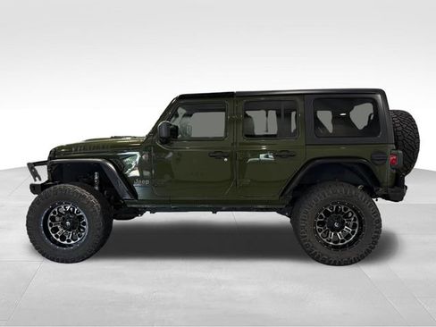 Used 2021 Jeep Wrangler Unlimited Rubicon w/ Cold Weather Group AWD/4WD image 8