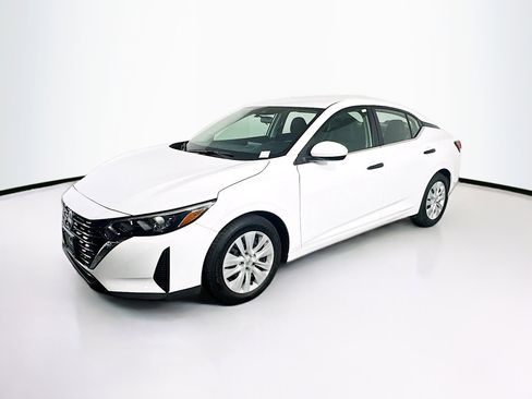 Used 2025 Nissan Sentra S FWD image 3
