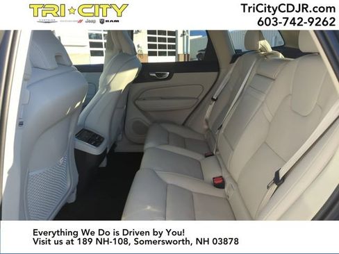 Used 2021 Volvo XC60 T6 Inscription w/ Climate Package image 32