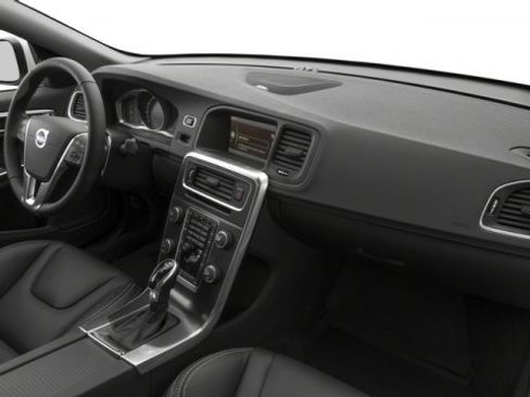 Used 2015 Volvo S60 T5 Premier w/ Convenience Package image 18