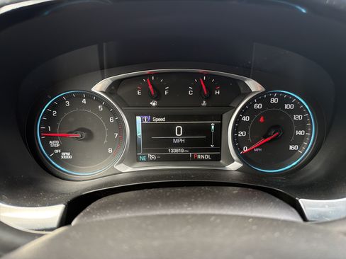 Used 2018 Chevrolet Traverse LT FWD image 19
