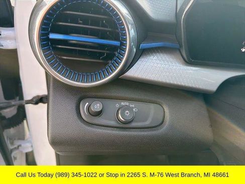 Used 2024 Chevrolet Trax LT w/ Driver Confidence Package FWD image 28