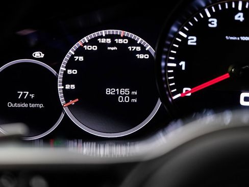 Used 2019 Porsche Cayenne S image 17