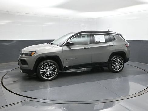 Used 2022 Jeep Compass Limited w/ Elite Group AWD/4WD image 30