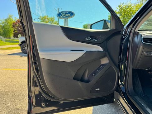 Used 2019 Chevrolet Equinox Premier FWD image 15
