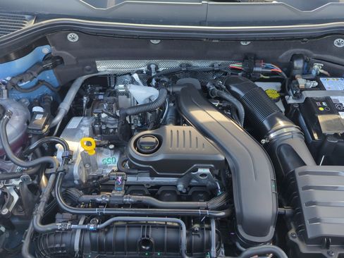 New 2025 Volkswagen Taos SE image 21