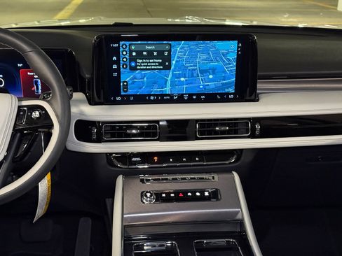New 2026 Lincoln Aviator AWD image 23
