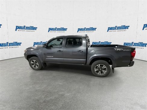 Used 2018 Toyota Tacoma SR5 image 7
