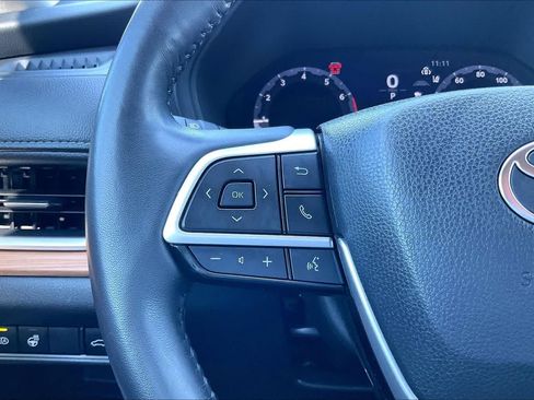 Used 2025 Toyota Grand Highlander FWD image 24