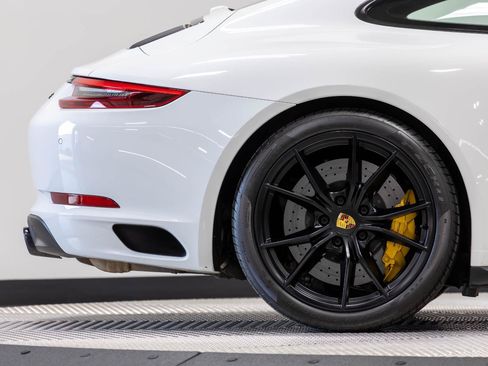 Used 2019 Porsche 911 Carrera GTS RWD image 19