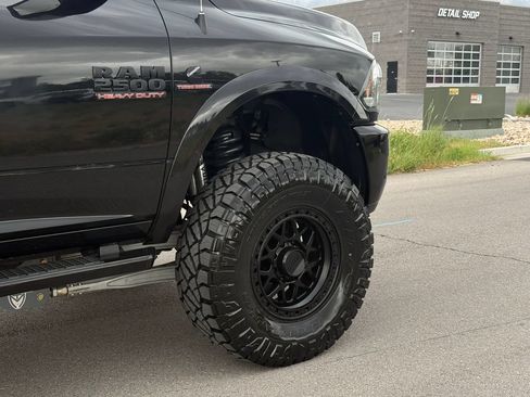 Used 2018 RAM 2500 Laramie w/ Sport Appearance Group AWD/4WD image 4