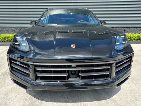 Certified 2026 Porsche Cayenne AWD/4WD image 8