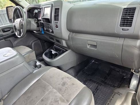 Used 2019 Nissan NV 2500 SV RWD image 17