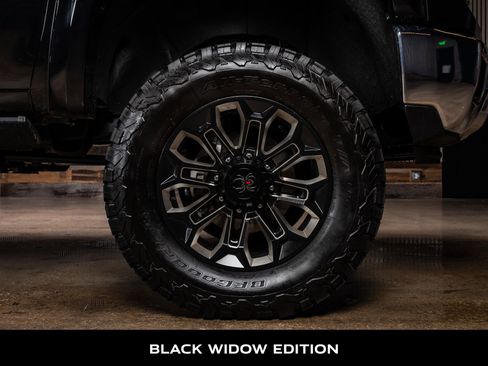 Used 2024 Chevrolet Silverado 2500 LTZ w/ LTZ Convenience Package image 11