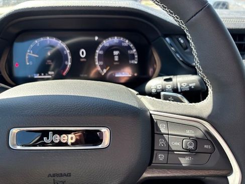 New 2026 Jeep Grand Cherokee Limited w/ Trailer Tow Package AWD/4WD image 25