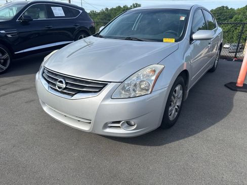 Used 2012 Nissan Altima 2.5 S w/ Special Edition Pkg FWD image 2