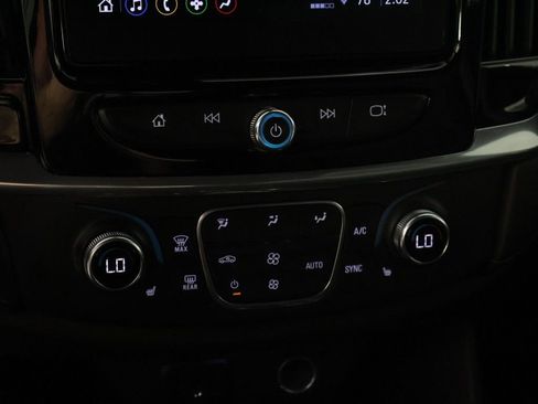 Used 2022 Chevrolet Traverse LT AWD/4WD image 47