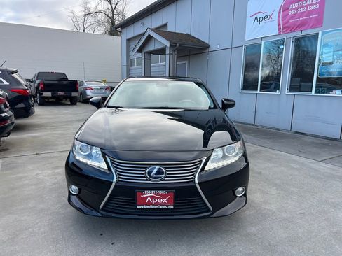 Used 2013 Lexus ES 300h w/ Luxury Pkg image 2
