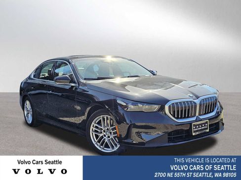 Used 2025 BMW 530i xDrive image 1