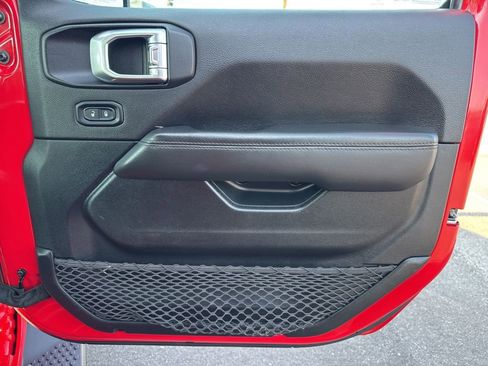 Used 2021 Jeep Wrangler Unlimited Sahara image 24