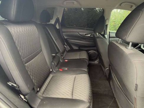 Used 2017 Nissan Rogue S image 21