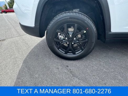 New 2026 Jeep Grand Cherokee Altitude AWD/4WD image 12