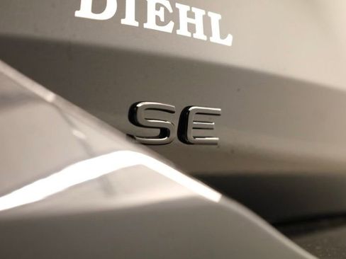 New 2026 Volkswagen Tiguan SE R-Line image 38