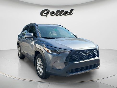Used 2024 Toyota Corolla Cross LE FWD image 2
