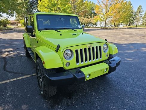 Used 2017 Jeep Wrangler Unlimited Sahara AWD/4WD image 8