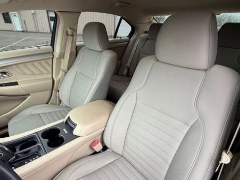 Used 2018 Ford Taurus SE FWD image 12