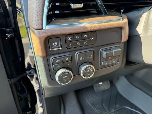 New 2026 Chevrolet Suburban High Country AWD/4WD image 20