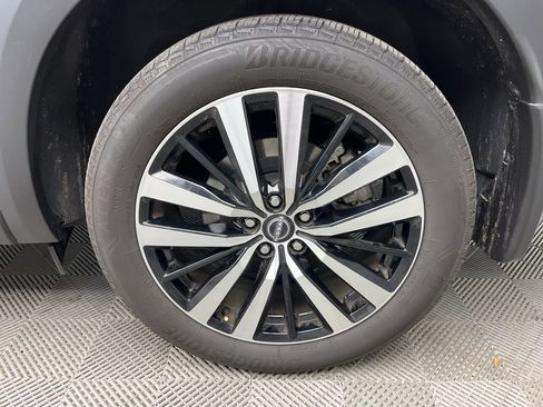 Used 2025 Nissan Pathfinder Platinum image 29