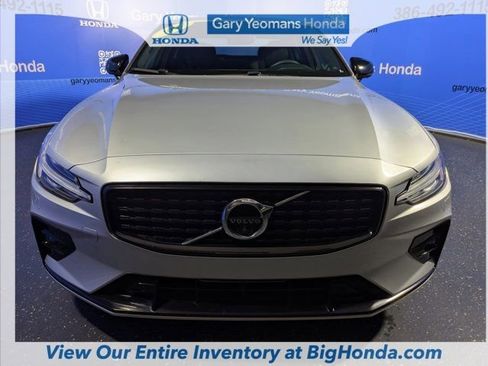 Used 2022 Volvo S60 B5 R-Design w/ Advanced Package image 9