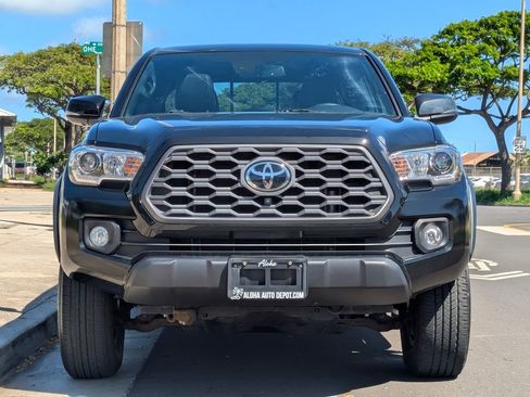 Used 2023 Toyota Tacoma TRD Off-Road w/ TRD Premium Off Road Package AWD/4WD image 7