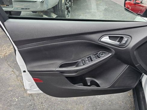 Used 2017 Ford Focus SE FWD image 10