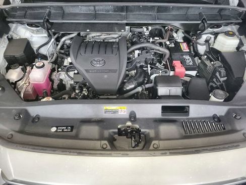Used 2023 Toyota Highlander L FWD image 26