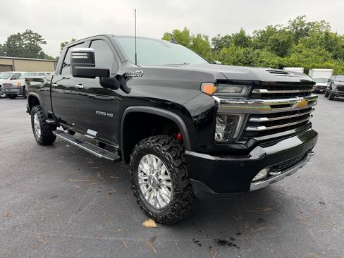 Used 2020 Chevrolet Silverado 2500 High Country w/ Technology Package AWD/4WD image 7